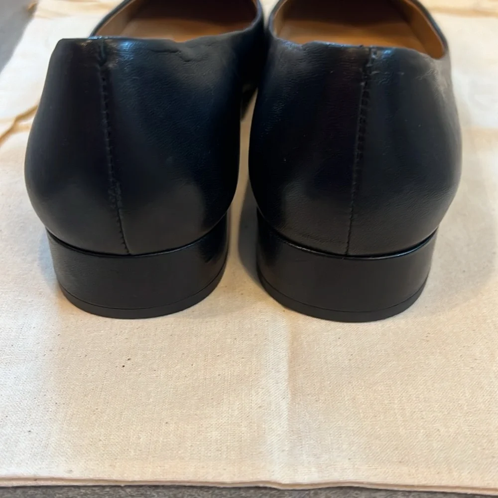 Tory Burch Chelsea Ballet Flat in Black with Gold Signature Logo - Picture 3 of 14